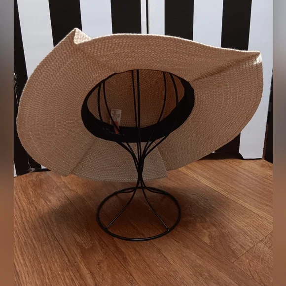 Betmar pleated straw hat - Picture 2 of 9